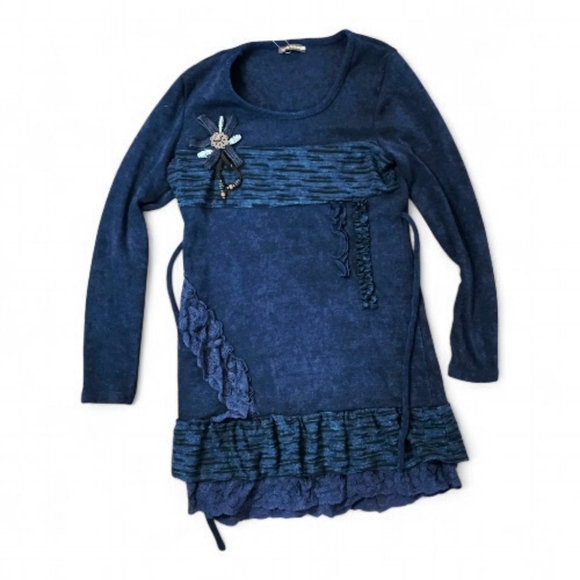 Blue emblished Top - Size XL - - Picture 2 of 7